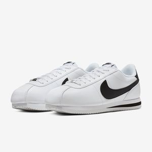 Nike Cortez basic sneaker unworn size 38